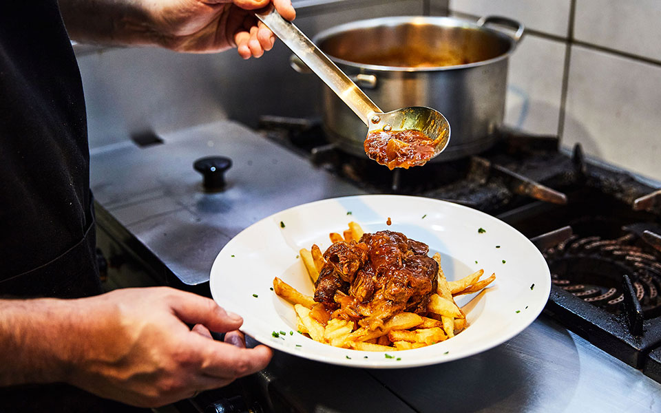 μοσχαράκι-κοκκινιστό-από-το-οινομαγε-562265971