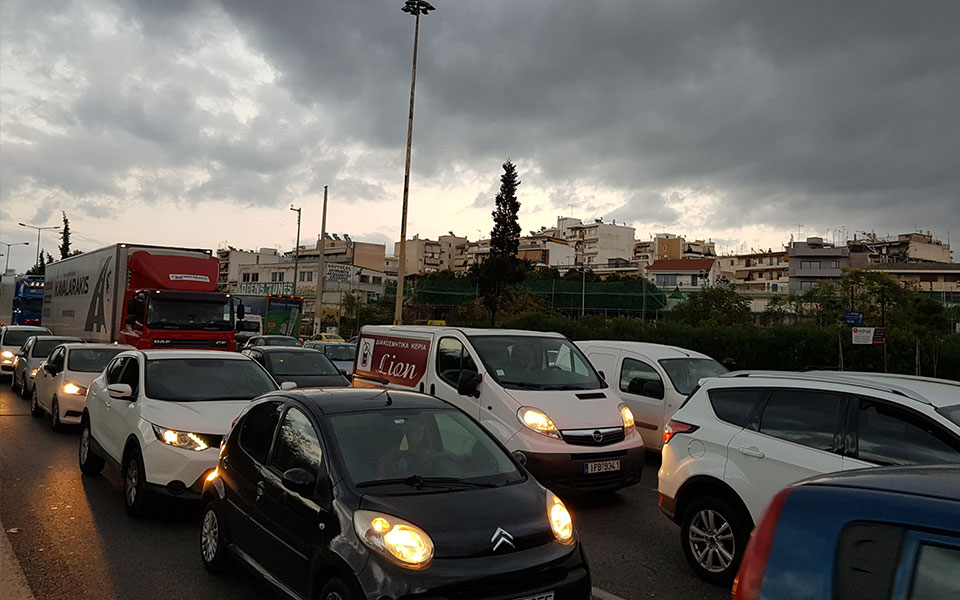 ομαλά-εξελίσσεται-η-έξοδος-των-εκδρομ-562297369