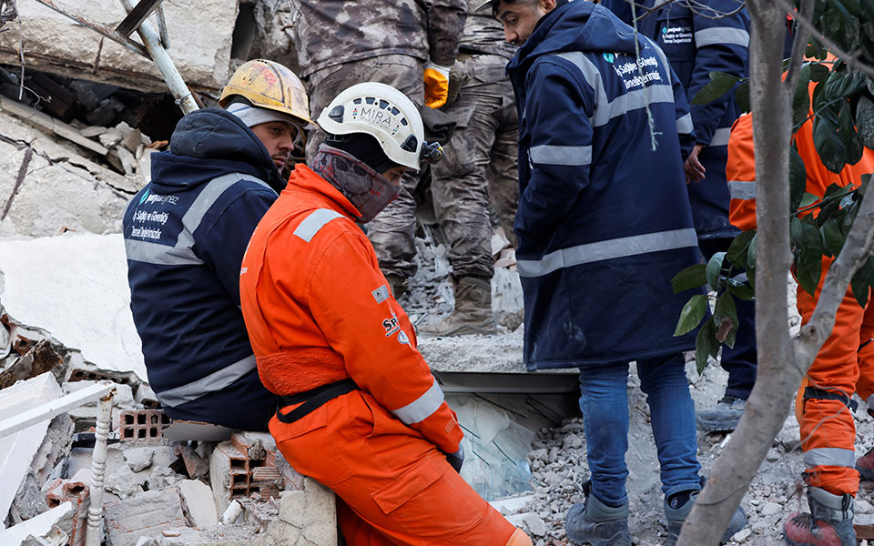 Σεισμός στην Τουρκία: «Σε μια καταστροφή τα συναισθήματα είναι έντονα»-2