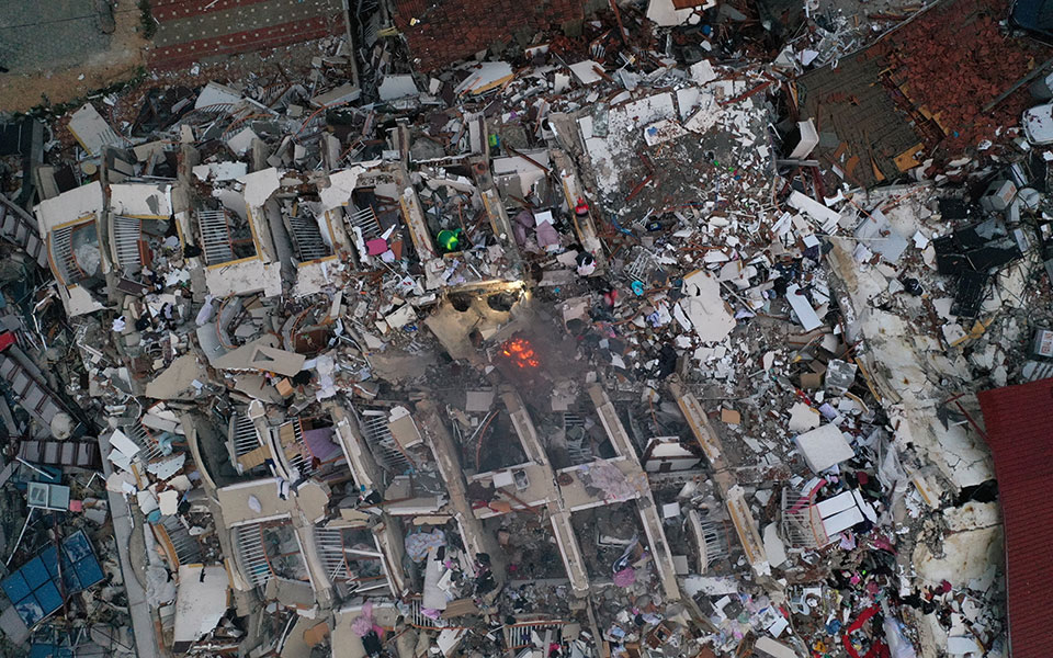 σεισμός-τουρκία-συρία-μάχη-με-το-χρό-562266940