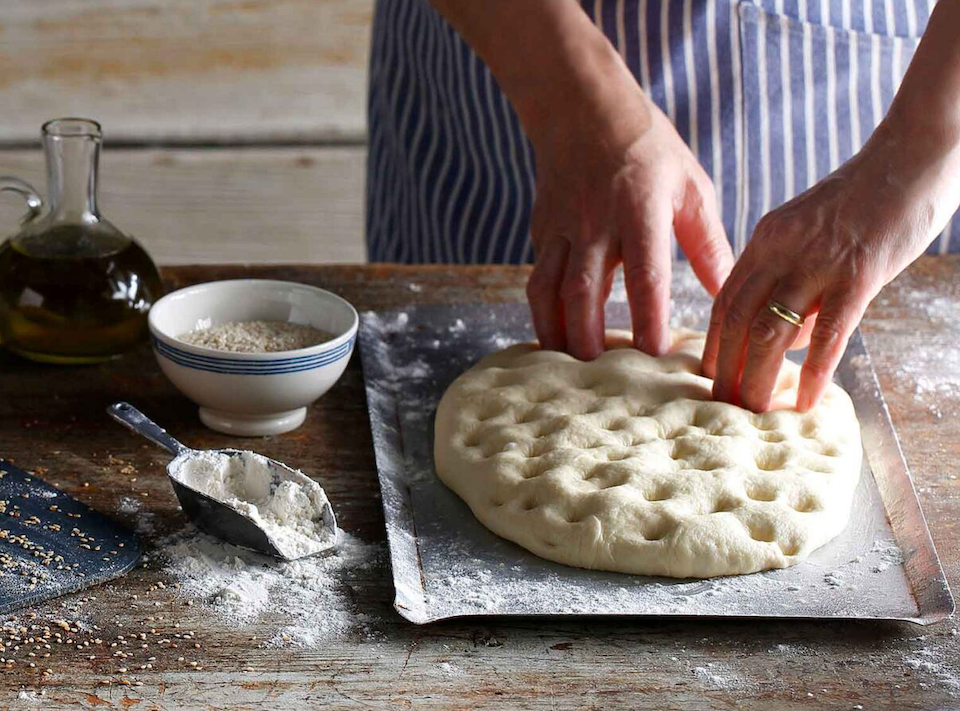λαγάνα-σπιτική-με-έξτρα-ελαιόλαδο-562297297