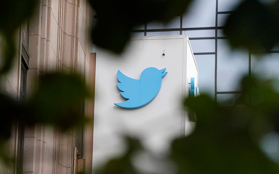 νυτ-η-twitter-απολύει-το-10-του-εργατικού-δυναμ-562297867