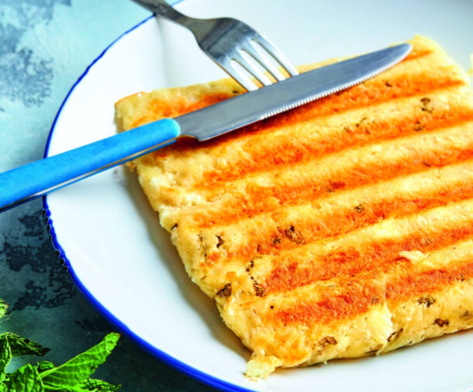 τυρόπιτα-στην-τοστιέρα-με-φέτα-και-κασ-562289371