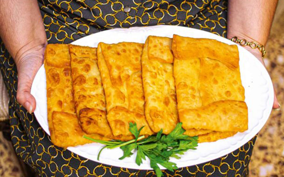 τηγανητές-τυρόπιτες-μικρασιάτικη-συ-562287145