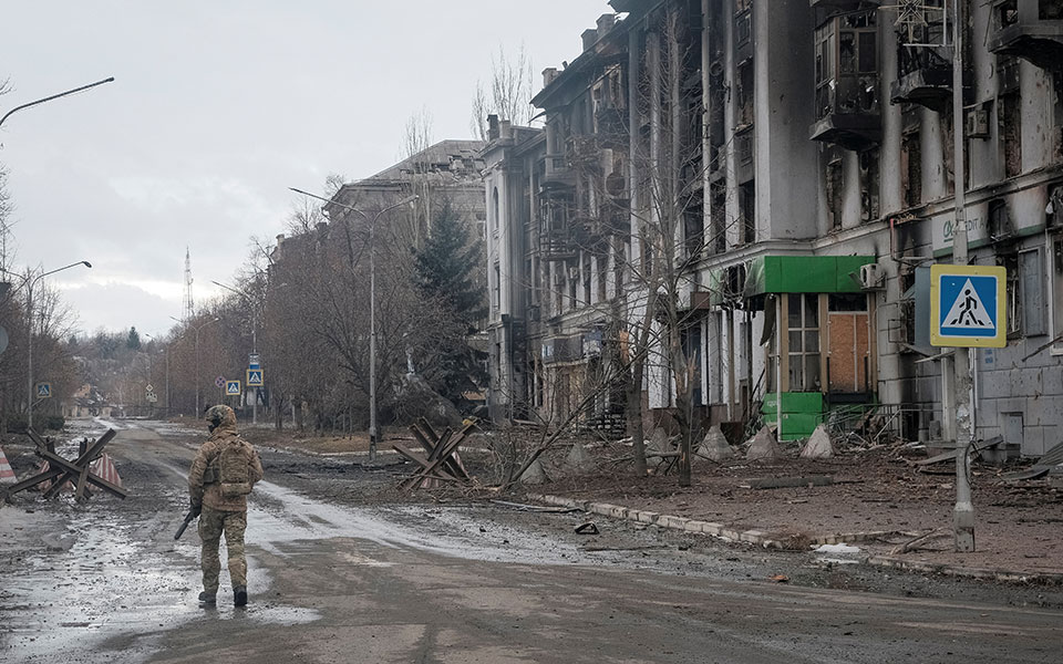 οηε-ζοφερό-ορόσημο-η-πρώτη-επέτειος-απ-562292398