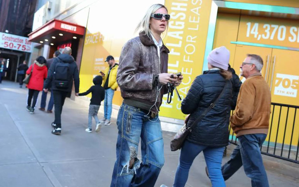 το-δερμάτινο-jacket-της-άνοιξης-δεν-θα-είναι-562290208