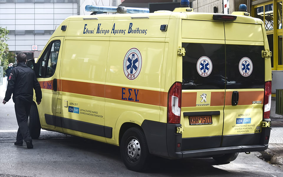 καβάλα-βοσκός-καταπλακώθηκε-από-δέντ-562281706