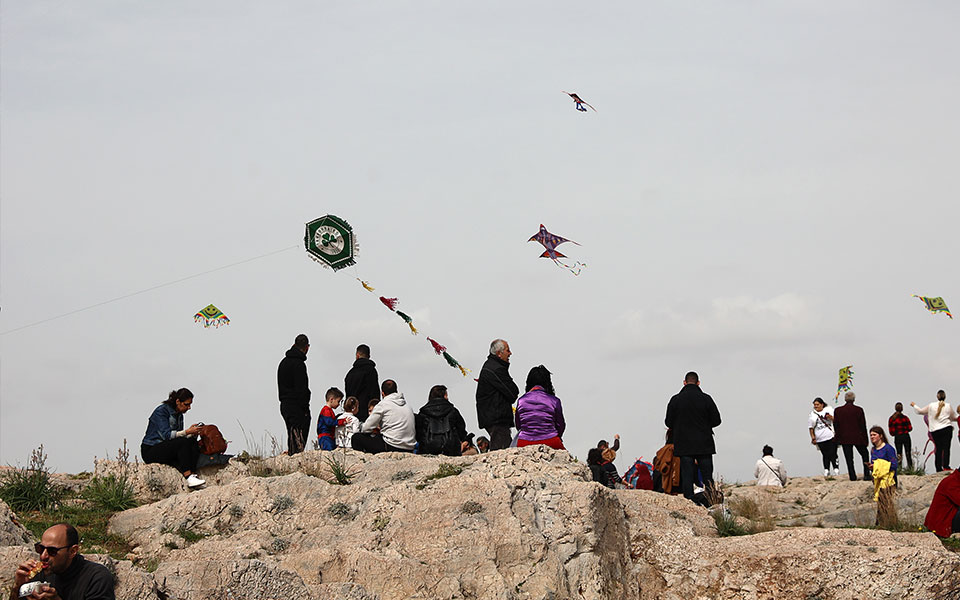καθαρά-δευτέρα-γιορτές-και-τραγούδια-562298083