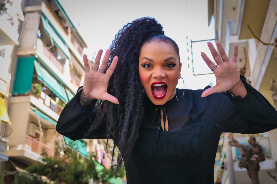 Ίντρα Κέιν στην «Κ»: «Θέλω οι Αφροέλληνες να γίνουν μια συνηθισμένη εικόνα παντού»-1