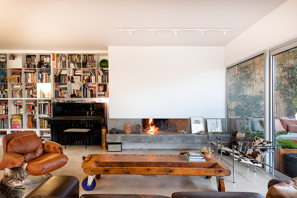 My Space: Παιχνίδι με το φως και τη φύση σε ένα διαμέρισμα στην Αγία Παρασκευή-6