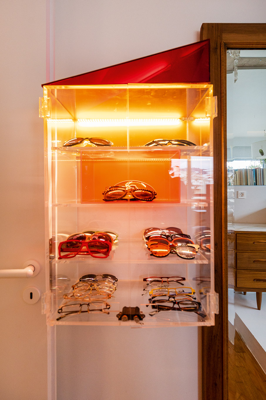 My Space: Παιχνίδι με το φως και τη φύση σε ένα διαμέρισμα στην Αγία Παρασκευή-5