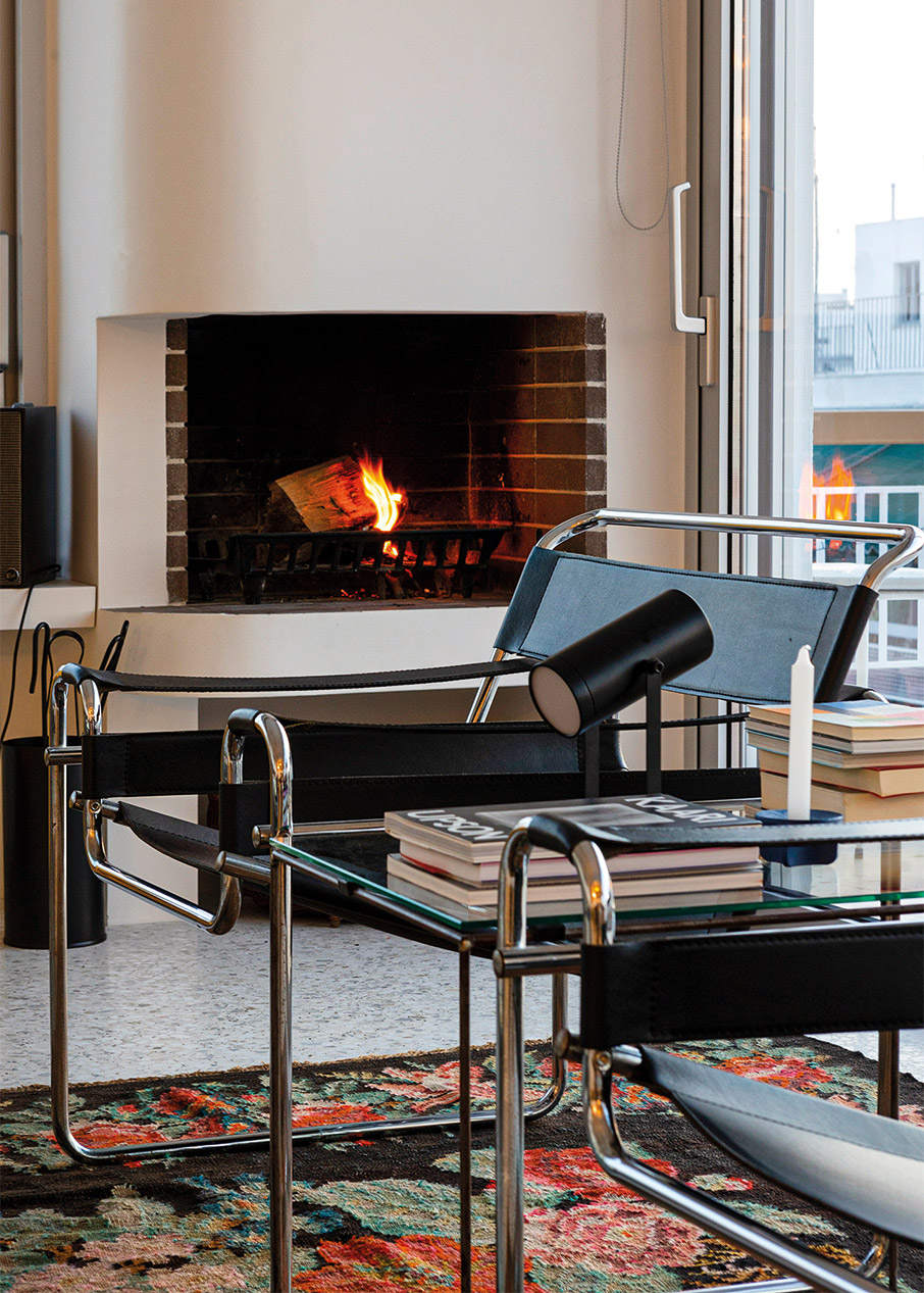 My Space: Το «εικαστικό» σπίτι του Βασίλη Παπαγεωργίου στου Γκύζη-6