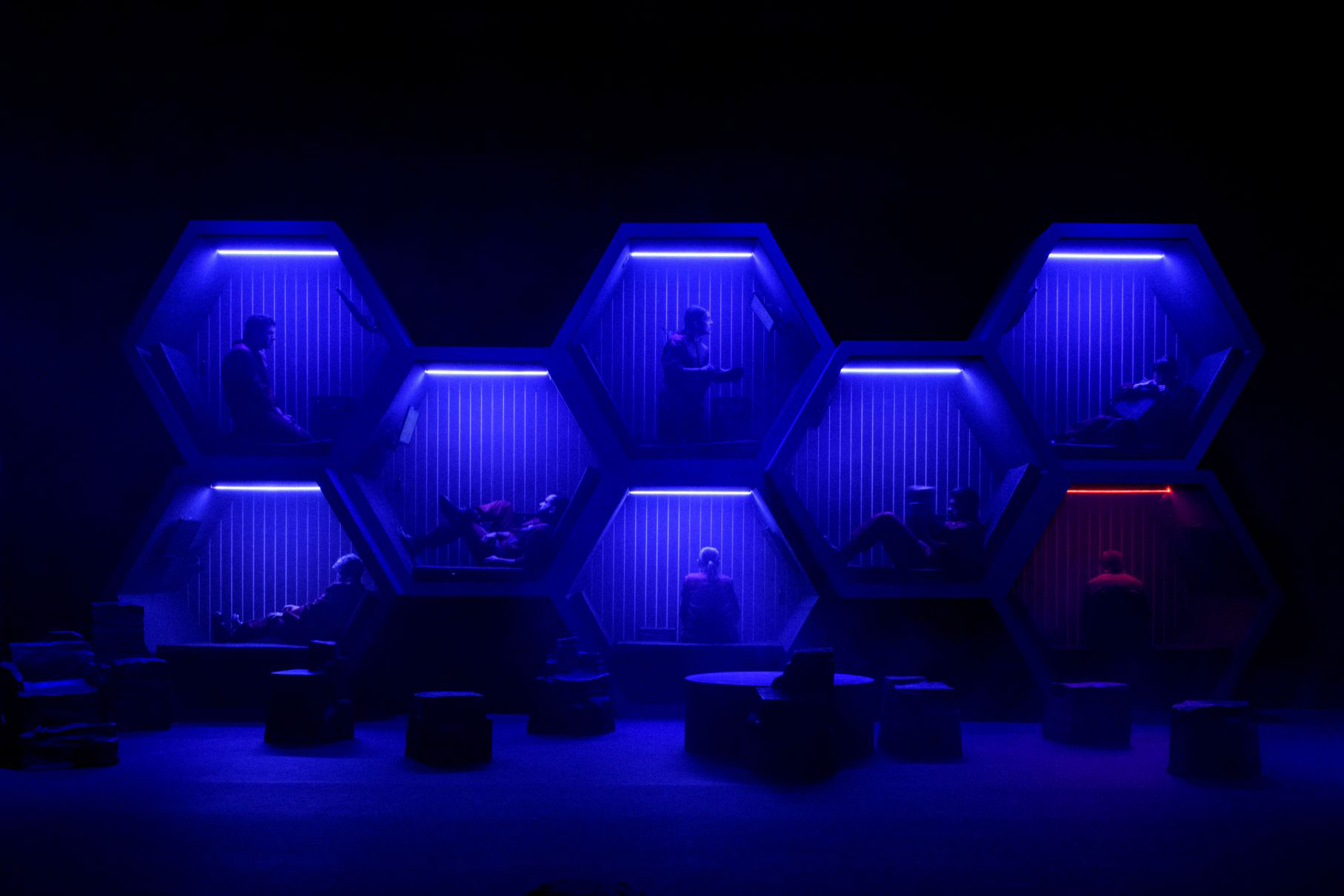 Τελευταίες παραστάσεις για το «42497» του Γιώργου Καπουτζίδη στο θέατρο ΗΒΗ-3