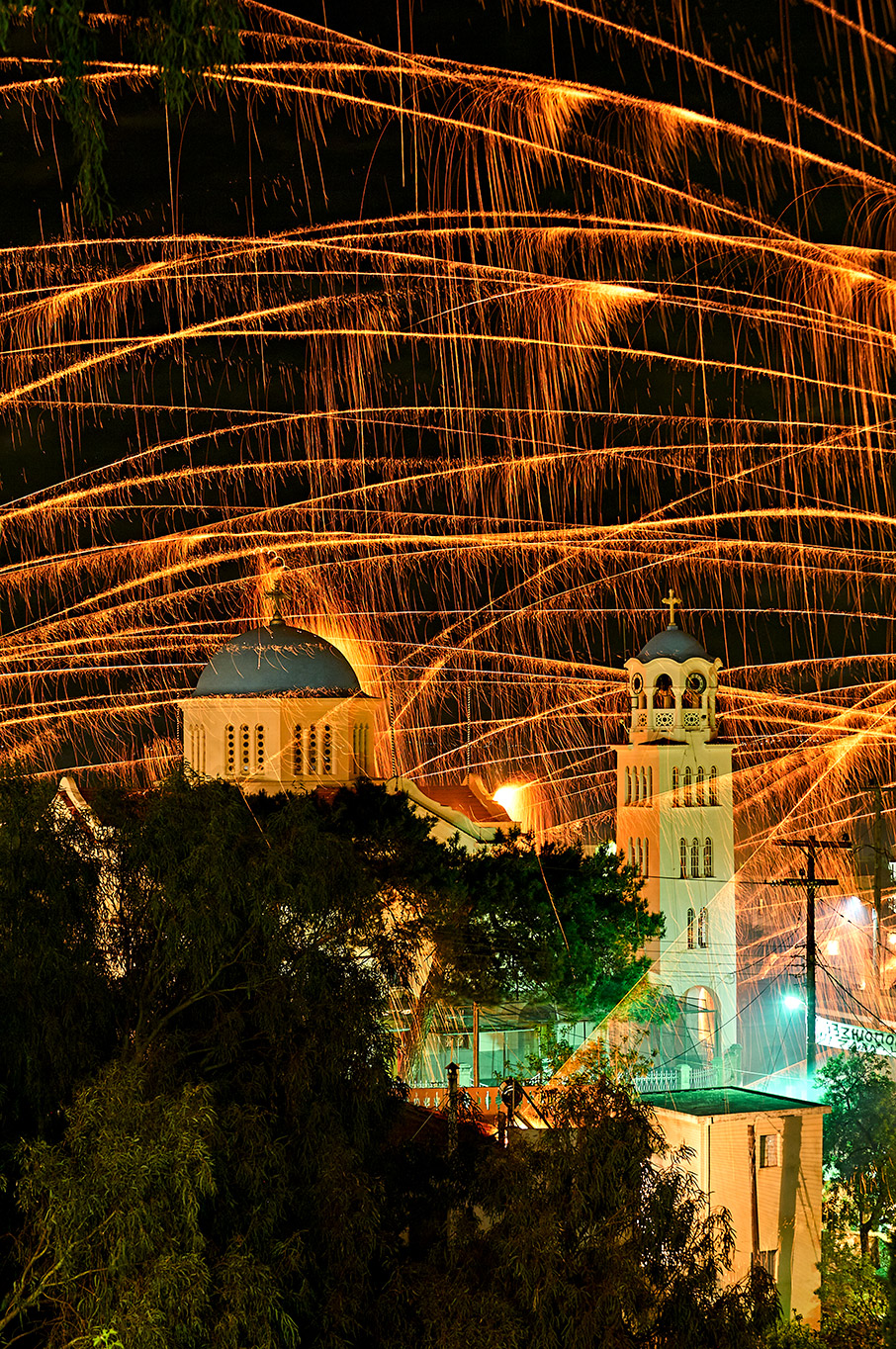 Το Πάσχα στη Χίο είναι εκρηκτικό-1