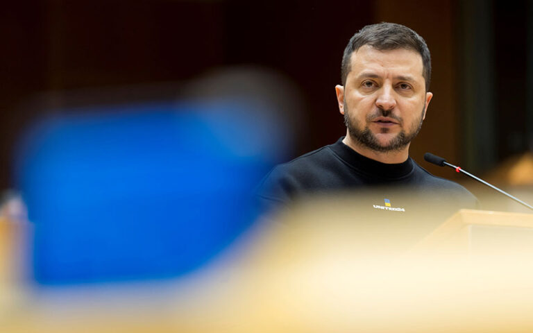 ζελένσκι-ο-στρατός-θα-συνεχίσει-να-υπε-562309255