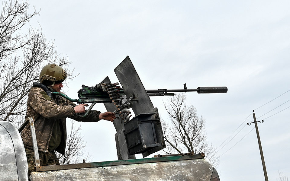το-ιράν-παρουσίασε-νέο-βαλλιστικό-πύρ-562317085