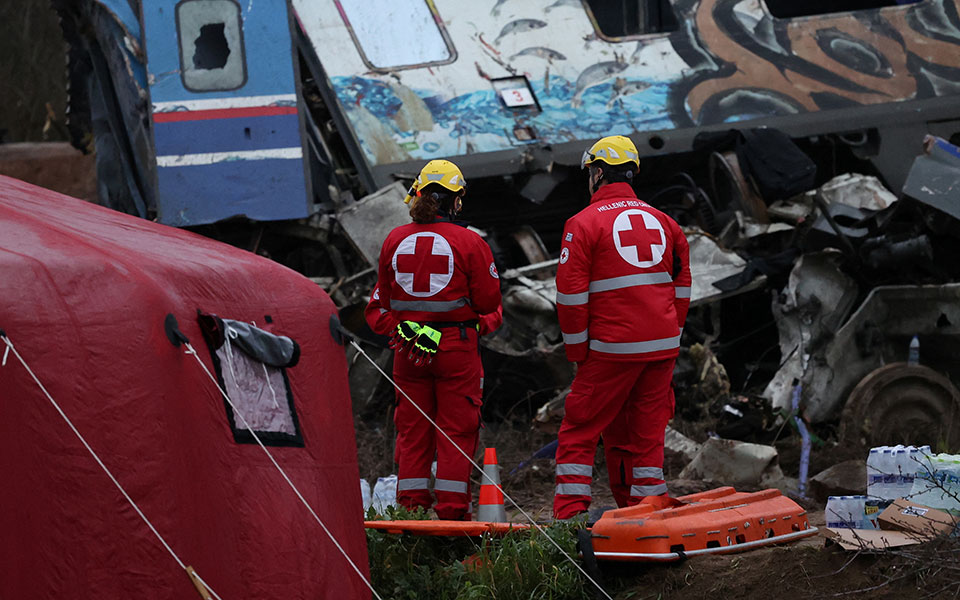 Τραγωδία στα Τέμπη: «Να μην αφήσουμε κανέναν μόνο του»-2