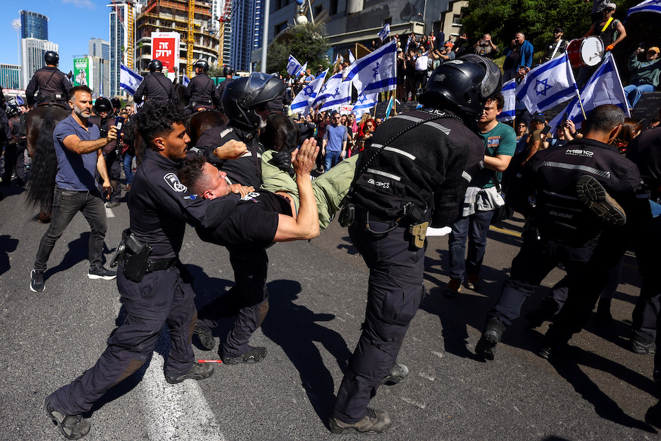 Explainer: Πώς φτάσαμε στις εικόνες «χάους» στο Ισραήλ-3