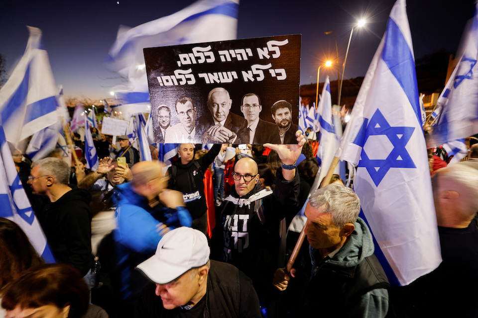 explainer-πώς-φτάσαμε-στις-εικόνες-χάους-στ-562316923