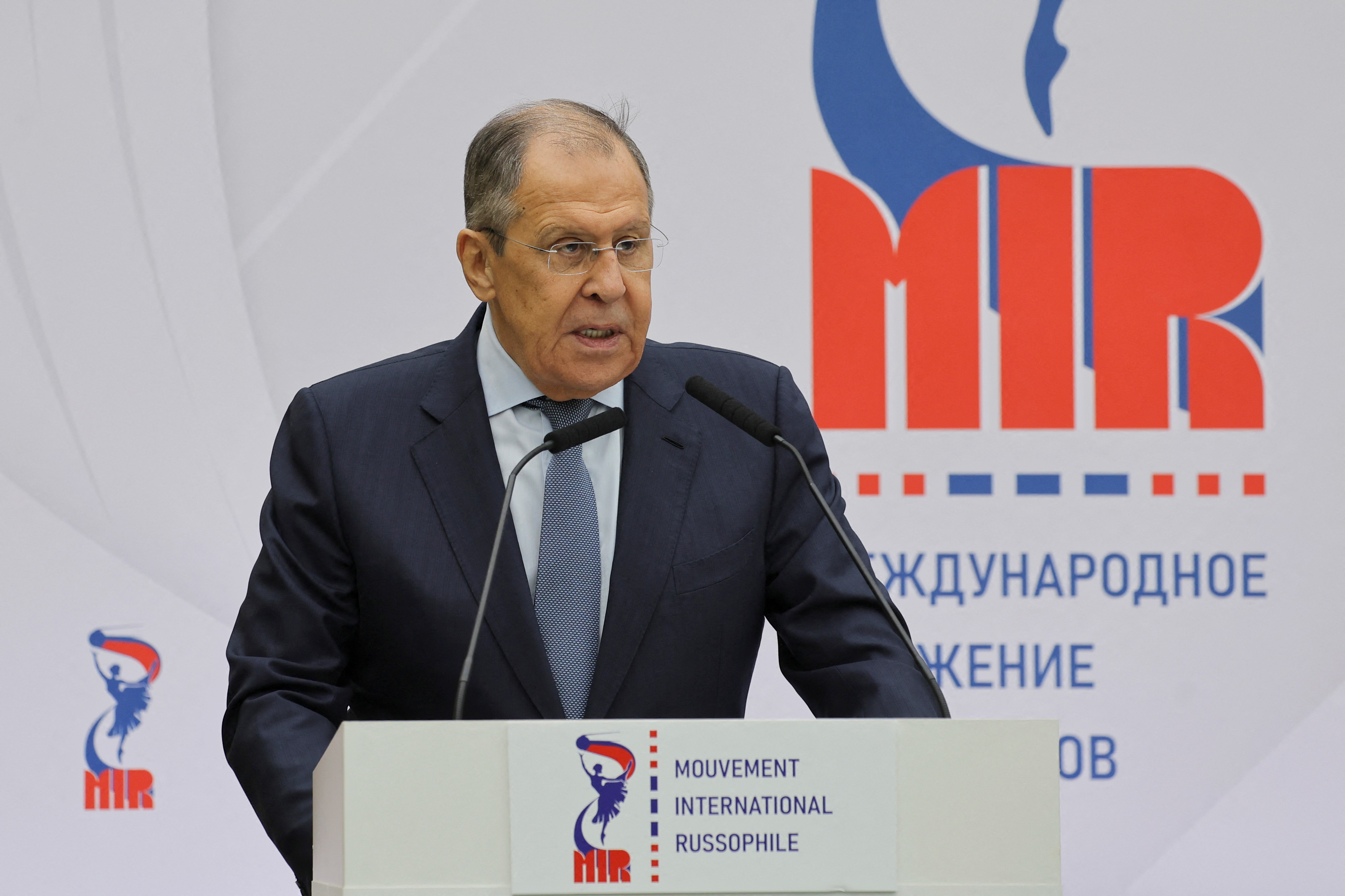 Guardian: Ο Στίβεν Σιγκάλ, η Ιταλίδα πριγκίπισσα, ο εγγονός του Ντε Γκωλ – Οι… φίλοι του Πούτιν-3