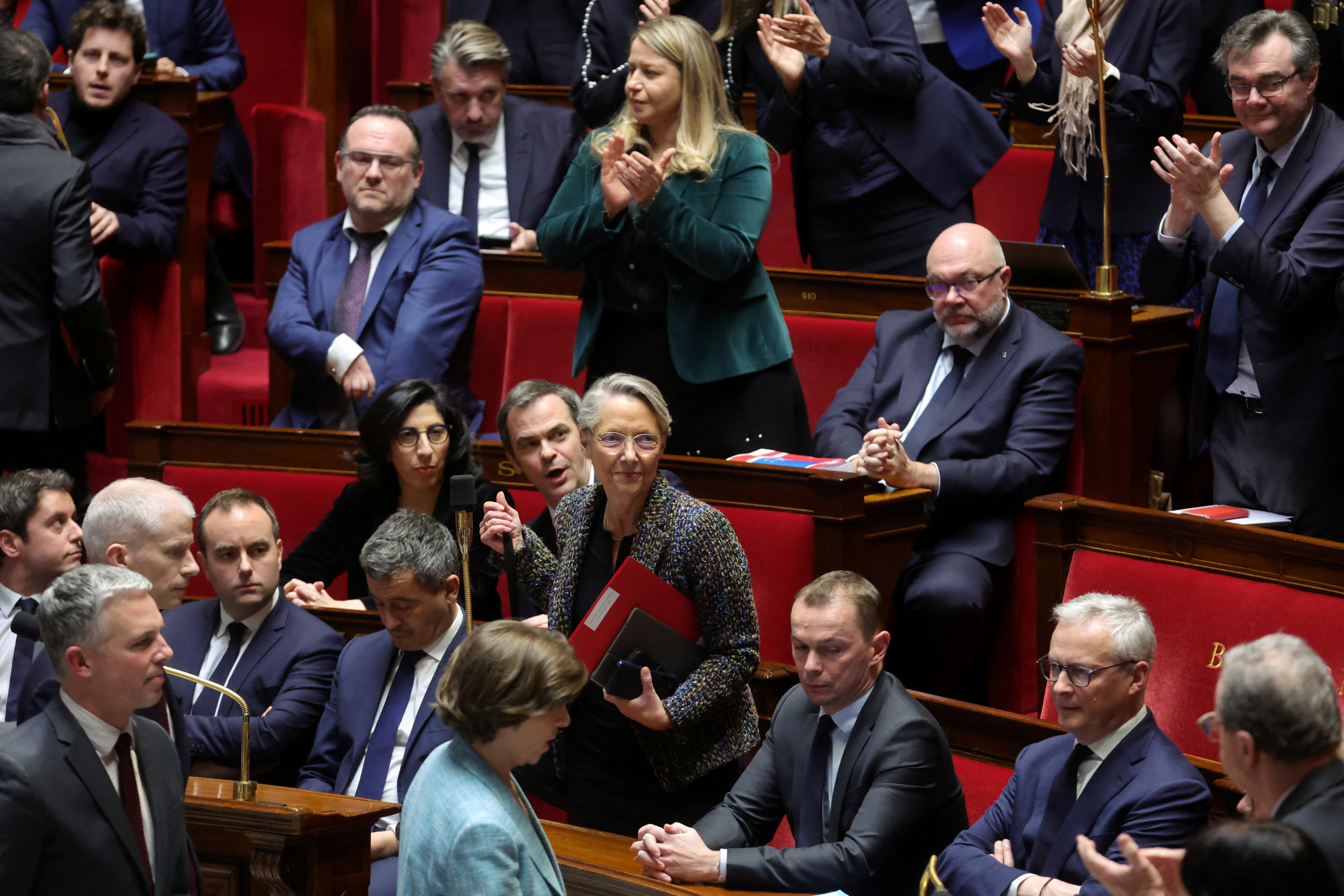 Γαλλία: Η Μπορν παρακάμπτει την Εθνοσυνέλευση για την ψήφιση του συνταξιοδοτικού-1