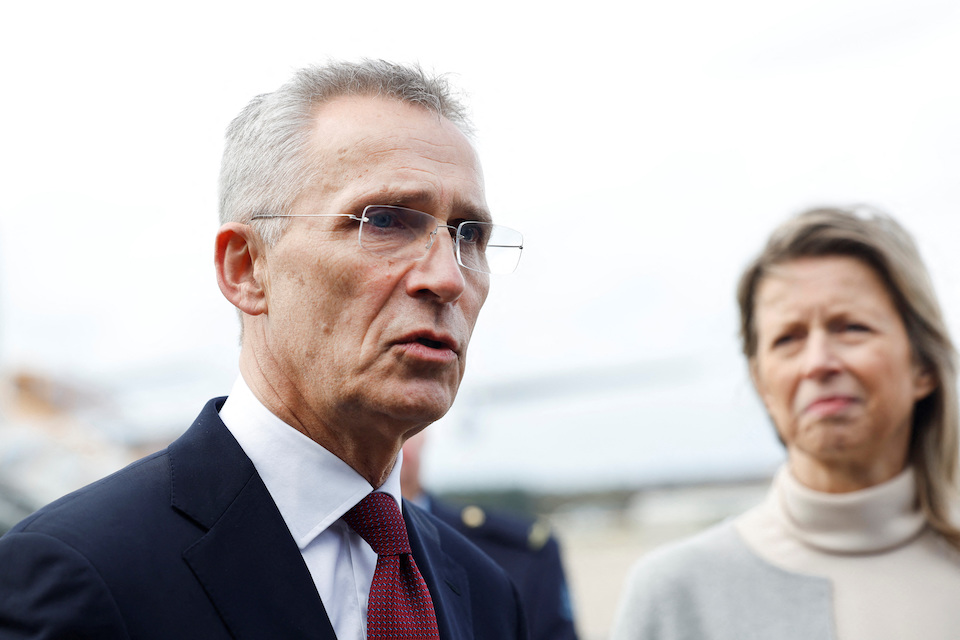 γενς-στόλτενμπεργκ-η-φινλανδία-θα-εντ-562349071