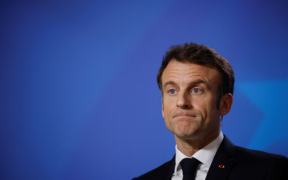εμανουέλ-μακρόν-δεν-θα-υποχωρήσουμε-562339654