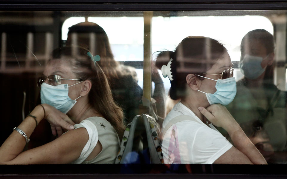 φεκ-τέλος-οι-μάσκες-στα-μμμ-πού-παραμ-562341139