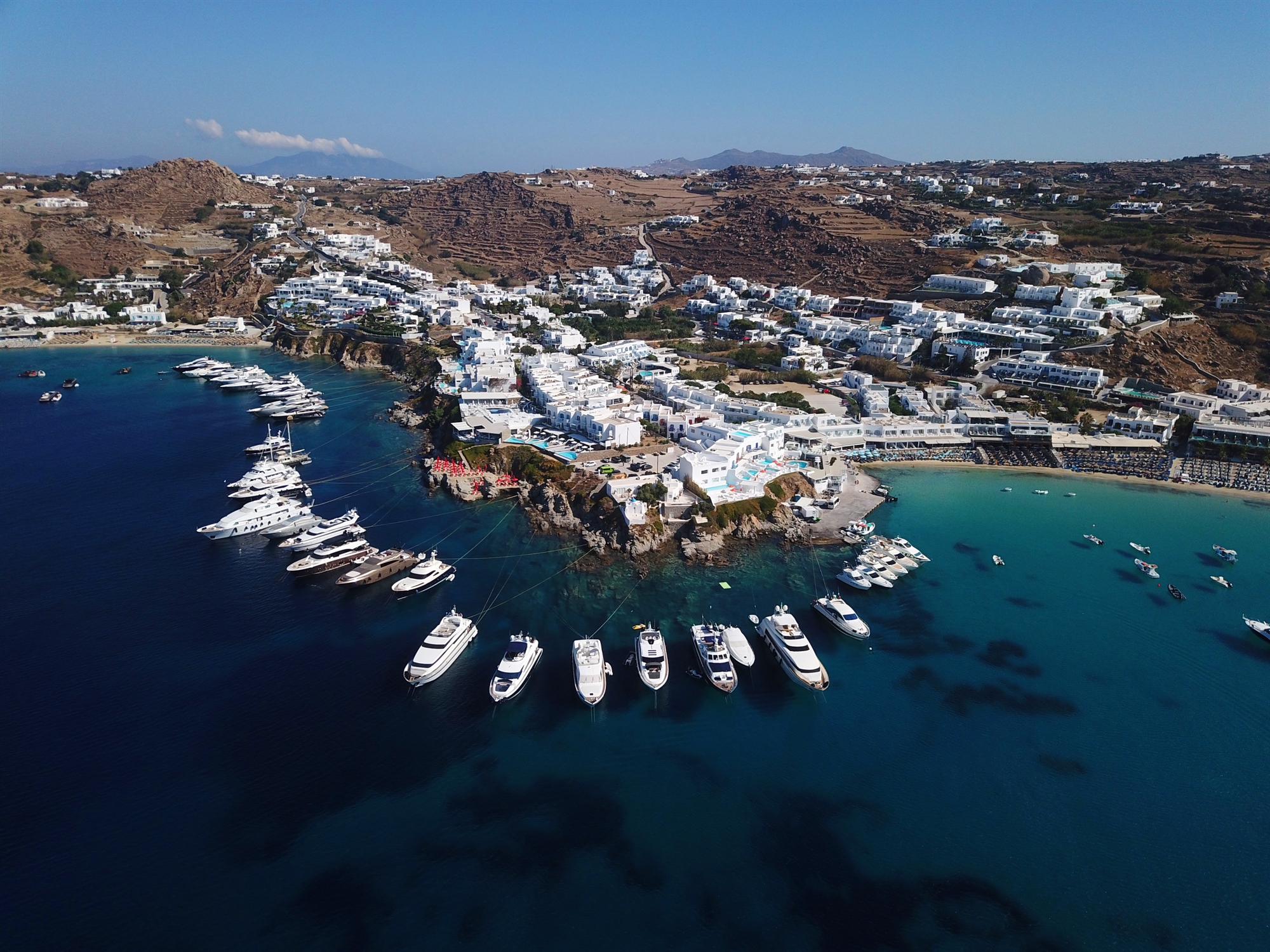 mύκονος-το-νησί-που-δεν-φοβάται-τα-πρόσ-562323337