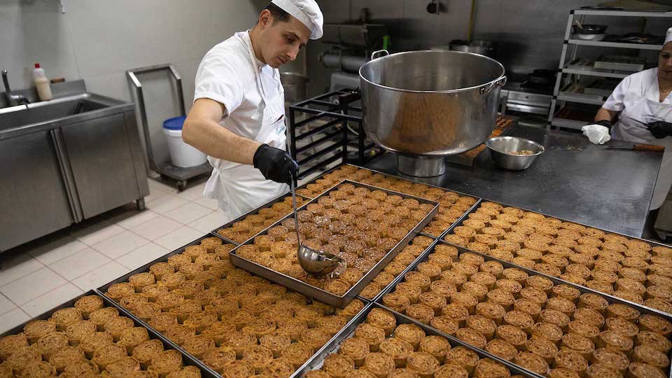 παπαπαρασκευάς-τρεις-γενιές-πιστές-σ-562316590