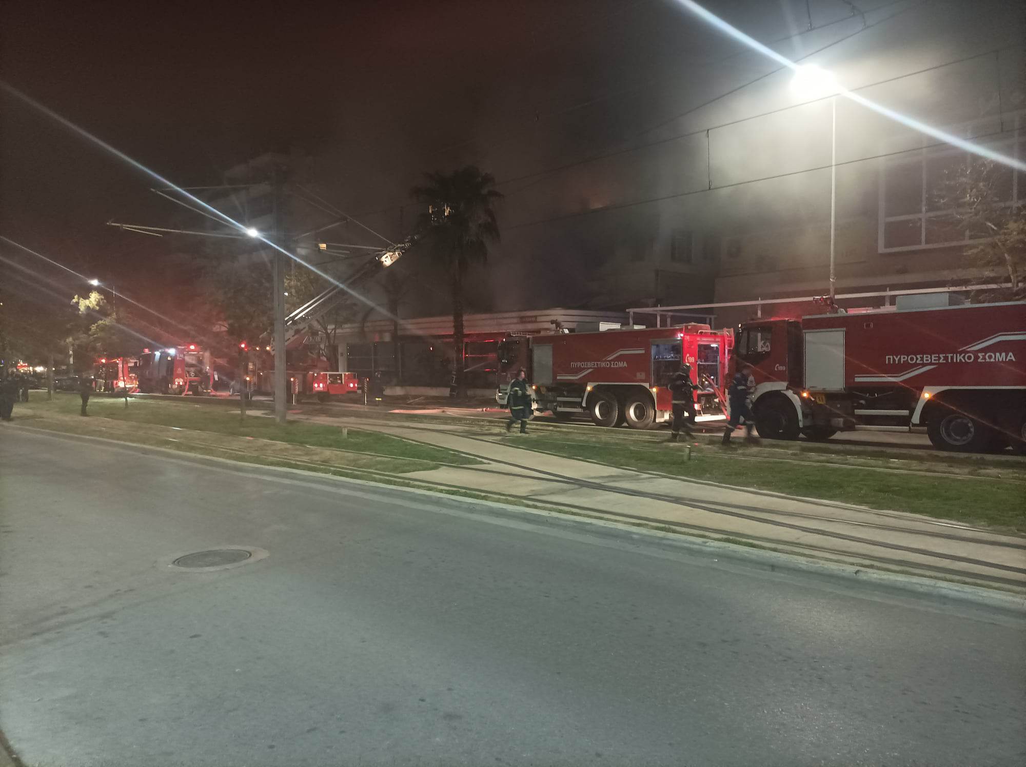 Νέα Σμύρνη: Φωτιά σε εστιατόριο – Ενας τραυματίας, καταγγελίες για εμπρησμό-3