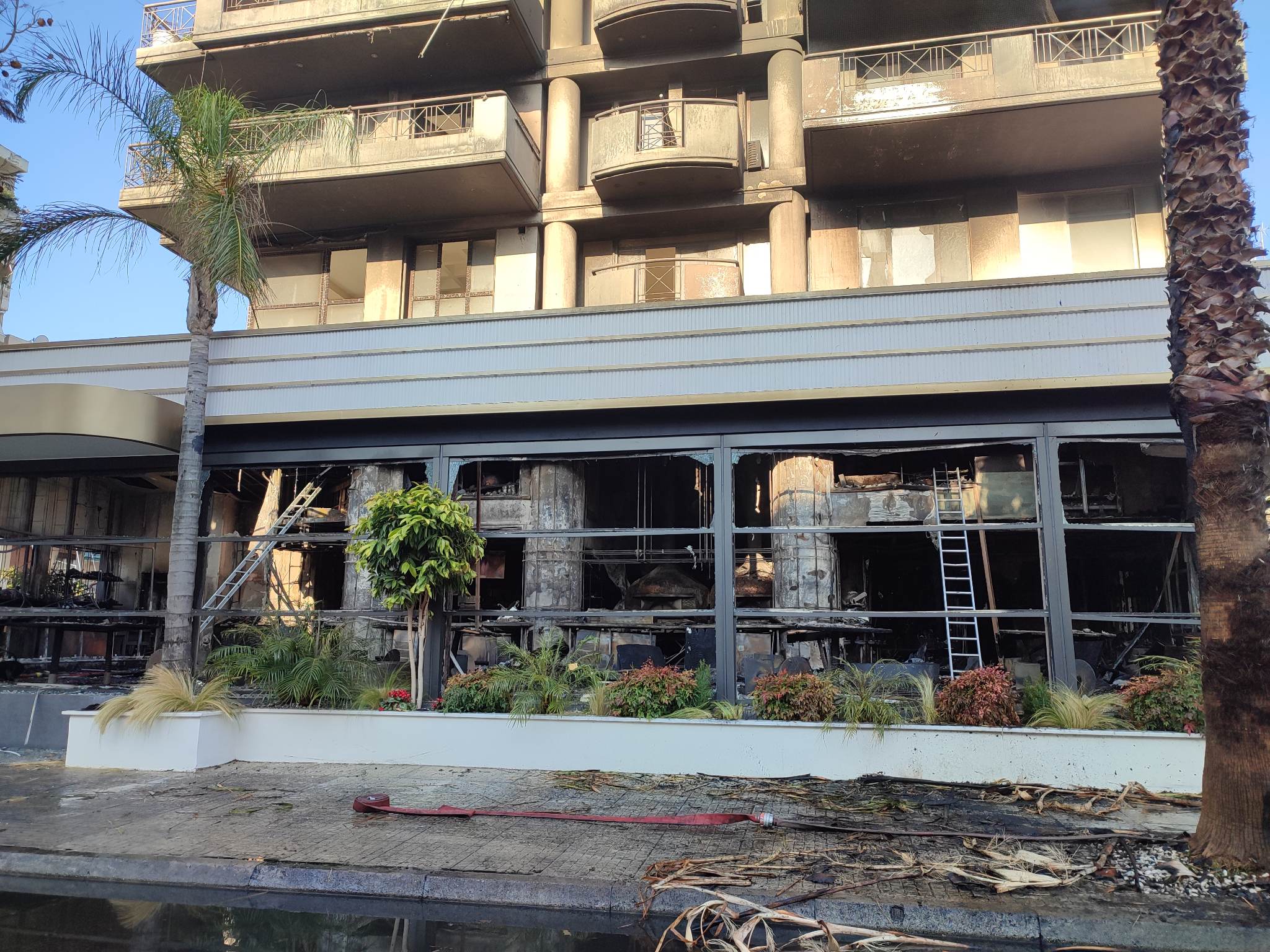 νέα-σμύρνη-φωτιά-σε-εστιατόριο-ενας-562338781