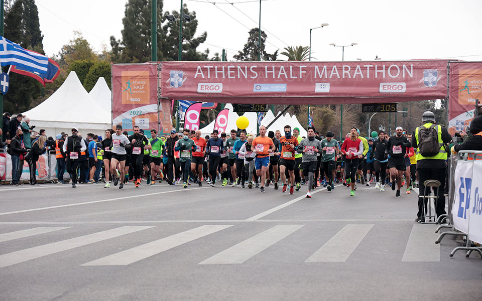 11ος-ημιμαραθώνιος-αθήνας-κλειστοί-δρό-562329979