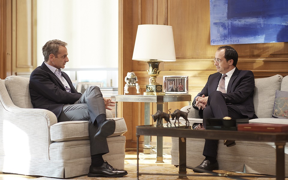 τηλεφωνική-επικοινωνία-μητσοτάκη-χ-562302547