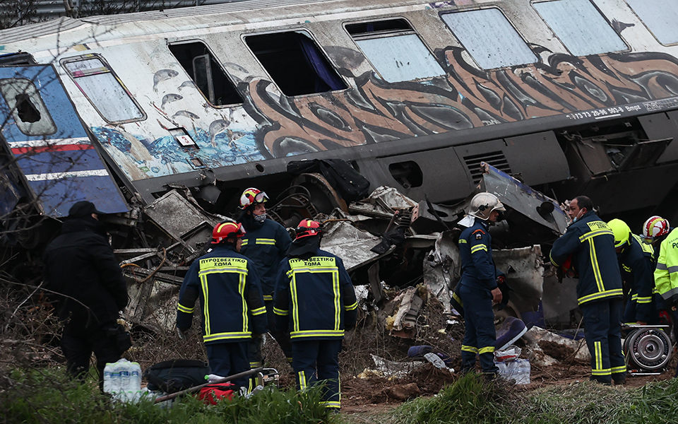 τραγωδία-στα-τέμπη-στους-38-οι-επιβεβαι-562301203