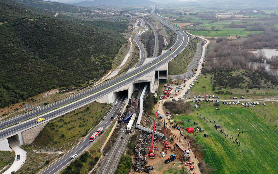 τραγωδία-στα-τέμπη-με-μικρή-εμπειρία-σ-562302226