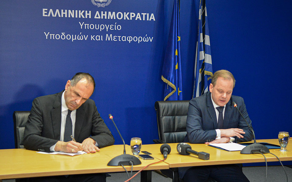 σε-βαρύ-κλίμα-η-παράδοση-του-υπ-υποδομώ-562304101