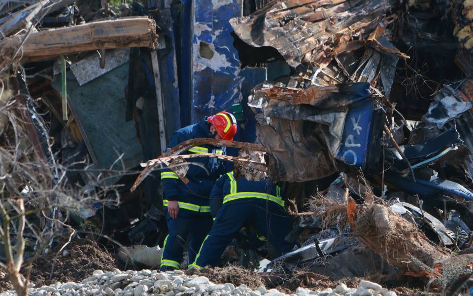 τραγωδία-στα-τέμπη-ισχνότατα-τα-στοι-562308460