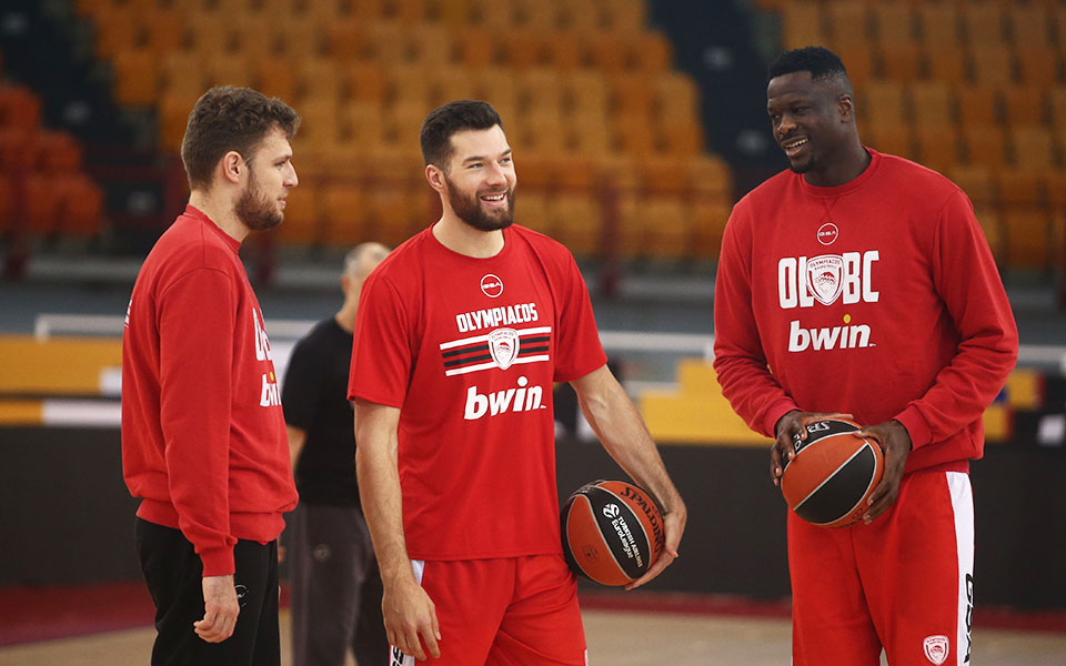 μπάσκετ-υψηλά-ευρωπαϊκά-εμπόδια-για-ο-562310059