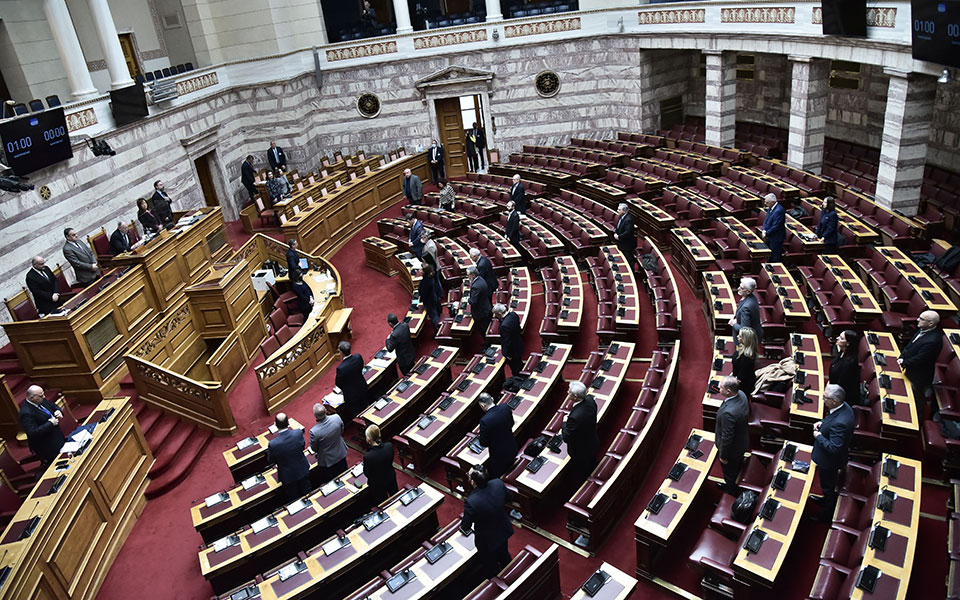 οξύτητα-στη-βουλή-παρά-το-βαρύ-κλίμα-562311949