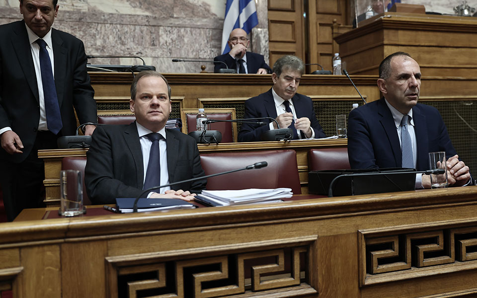 κ-αχ-καραμανλής-για-τέμπη-καταρρίφθηκ-562331251