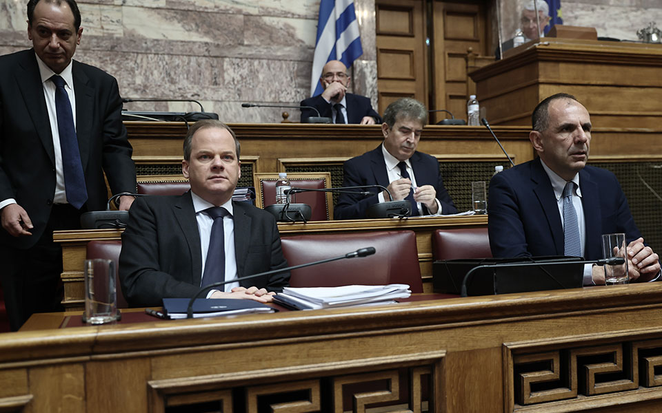 καραμανλής-παραλάβαμε-τη-σύμβαση-717-στ-562330897