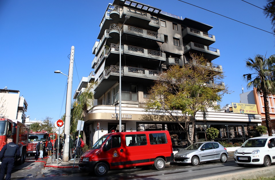 νέα-σμύρνη-εμπρησμός-η-φωτιά-στο-εστια-562339099