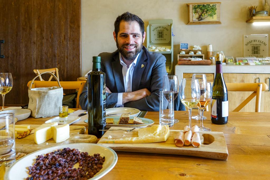 η-ανδρος-αναδεικνύει-τα-γαστρονομικά-562325773