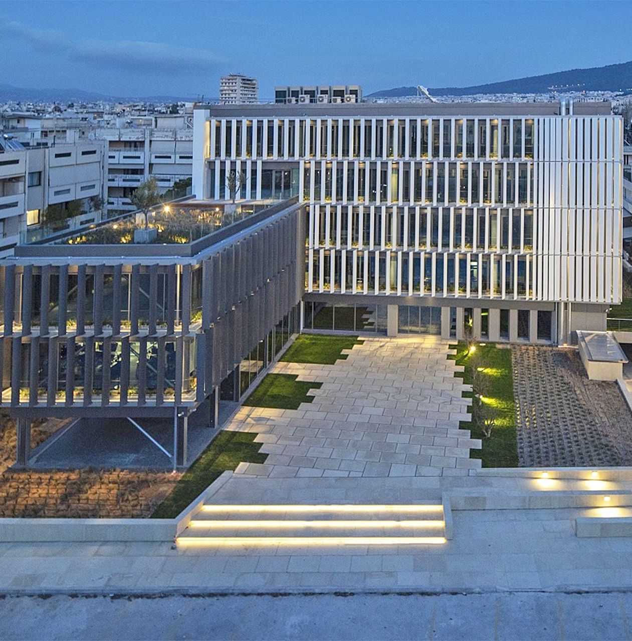 μεγαλώνει-το-χαρτοφυλάκιο-της-noval-562303981