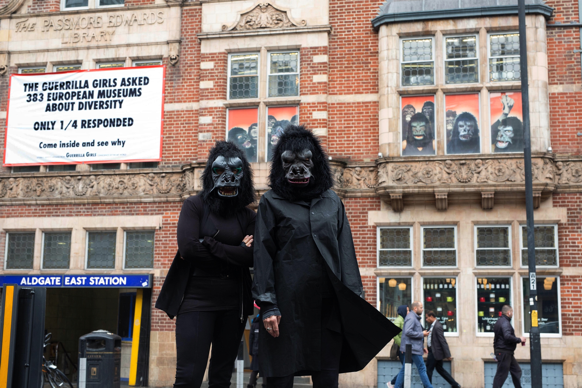 οι-guerrilla-girls-στην-εθνική-βιβλιοθήκη-562346155