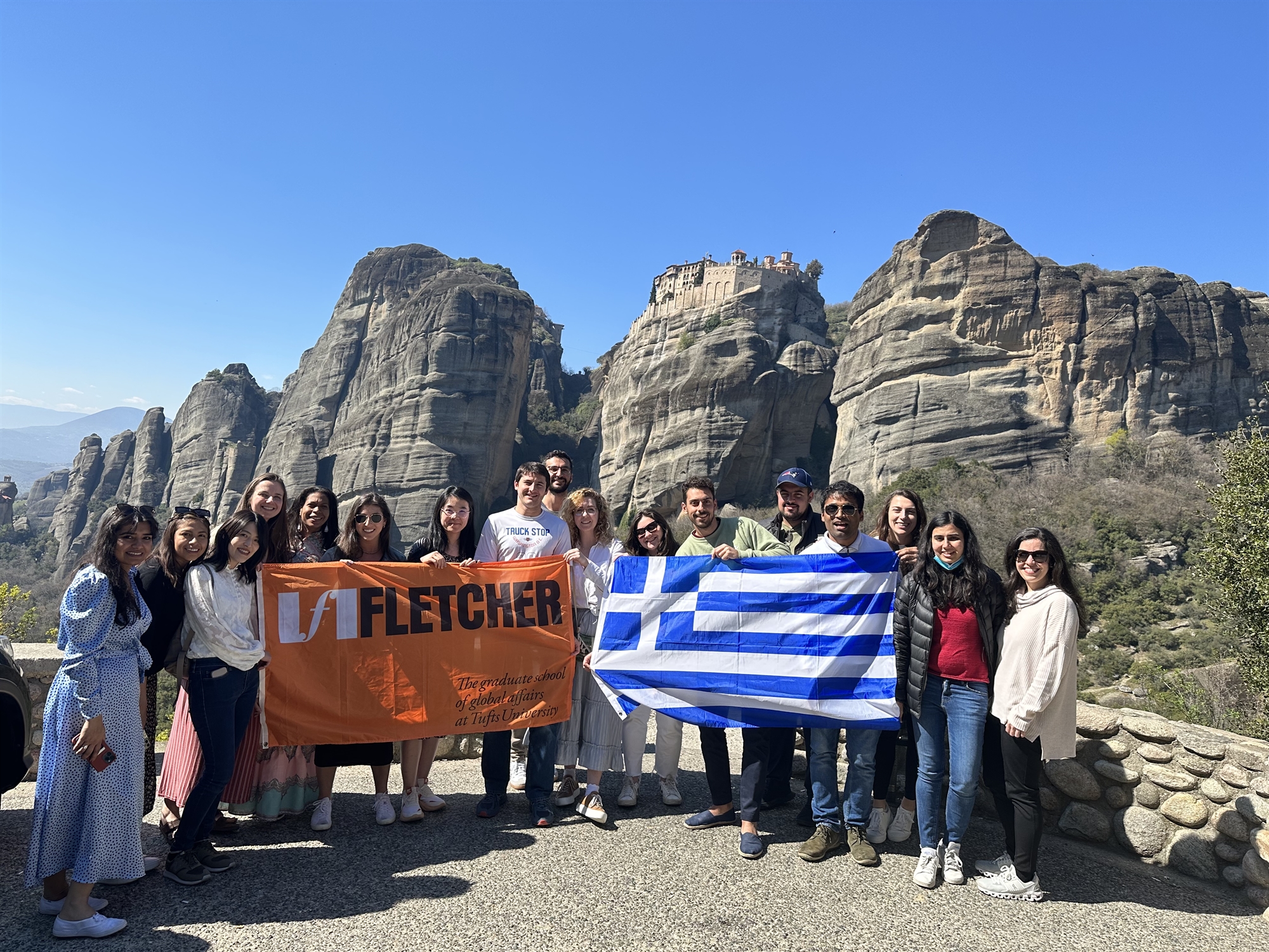 οι-ηγέτες-του-αύριο-γνωρίζουν-την-ελλά-562347829