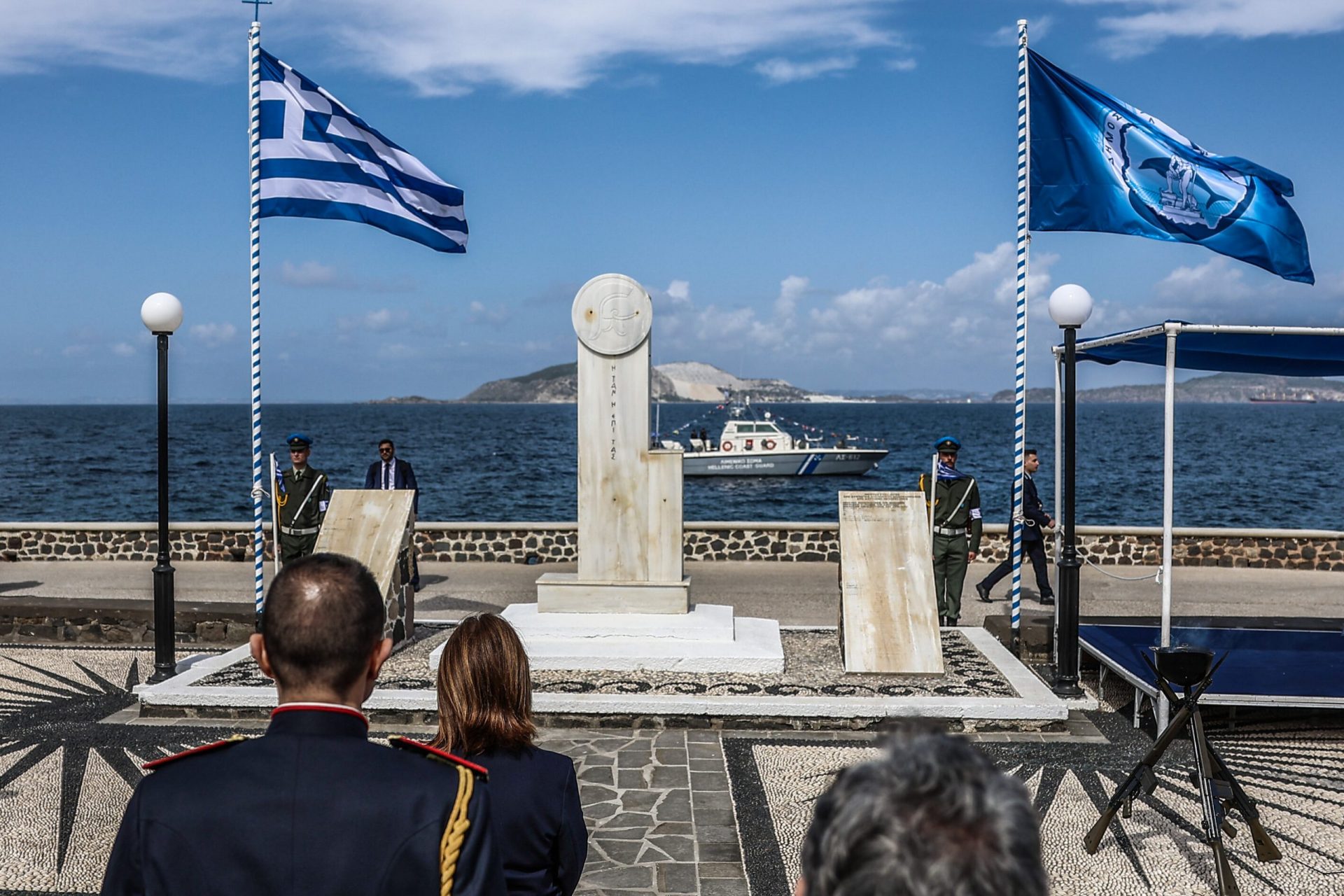 στη-νίσυρο-η-πρόεδρος-της-δημοκρατίας-562321348
