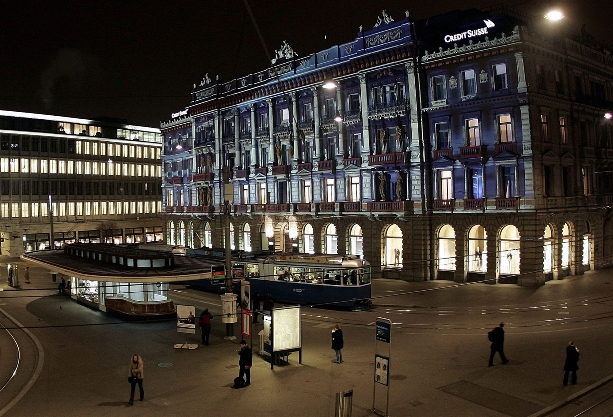 ελβετία-πιέσεις-σε-ubs-για-άμεση-εξαγορά-562328029