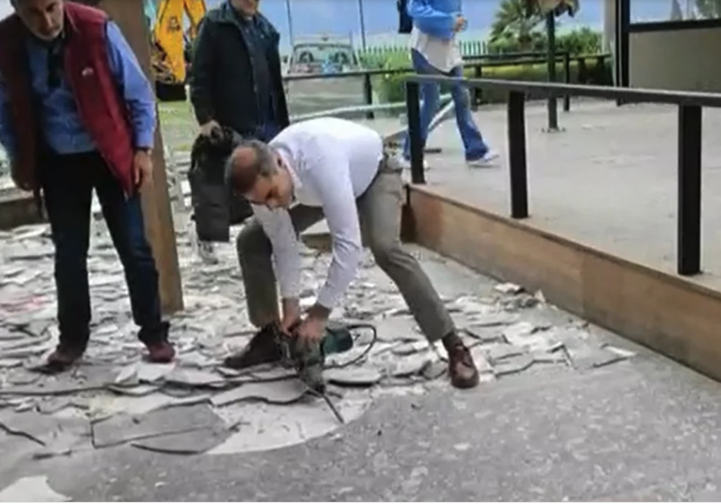 ο-δήμαρχος-αλίμου-έλυσε-τον-γόρδιο-δεσ-562325854